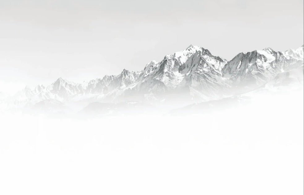 Mont Blanc en la niebla, fondo de pantalla en blanco y negro