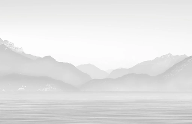 Papel pintado Annecy y su tranquilo lago en blanco y negro