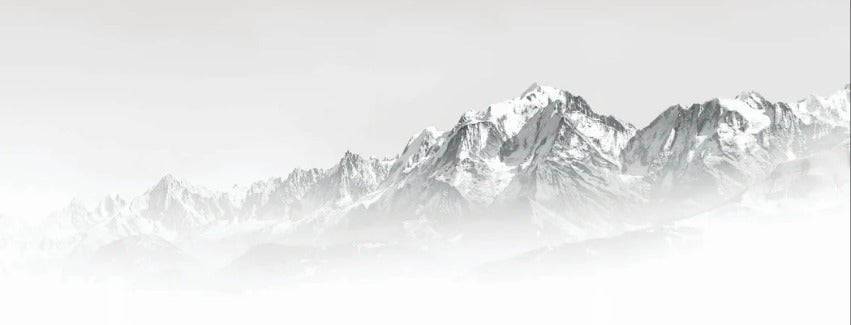 Papel pintado blanco y negro Mont Blanc en la niebla