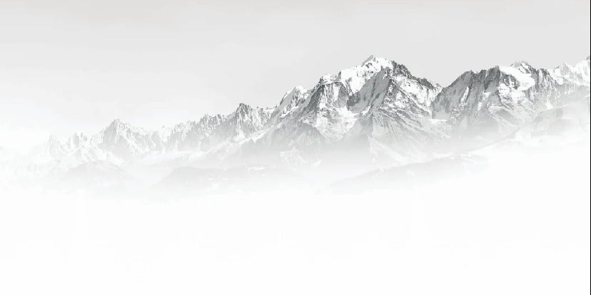 Papel pintado blanco y negro Mont Blanc en la niebla