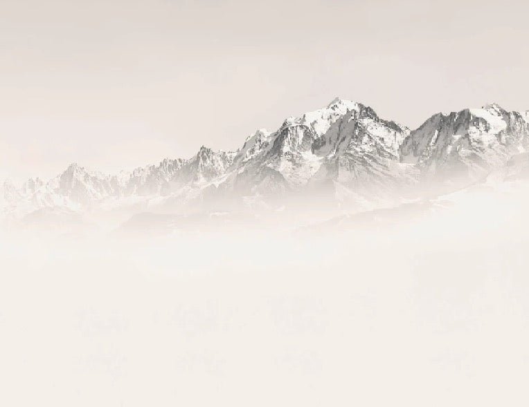 Papel pintado Mont Blanc en niebla sepia