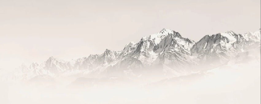 Papel pintado Mont Blanc en niebla sepia