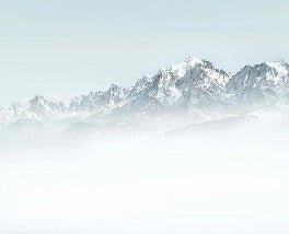 Fondo de Mont Blanc en la niebla