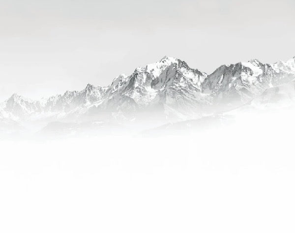 Papel pintado blanco y negro Mont Blanc en la niebla