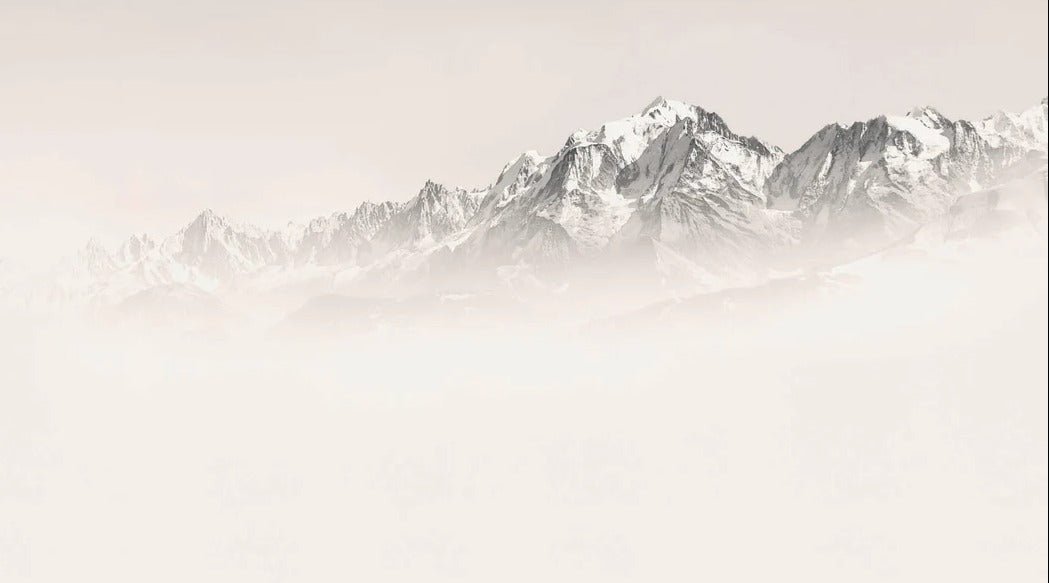 Papel pintado Mont Blanc en niebla sepia