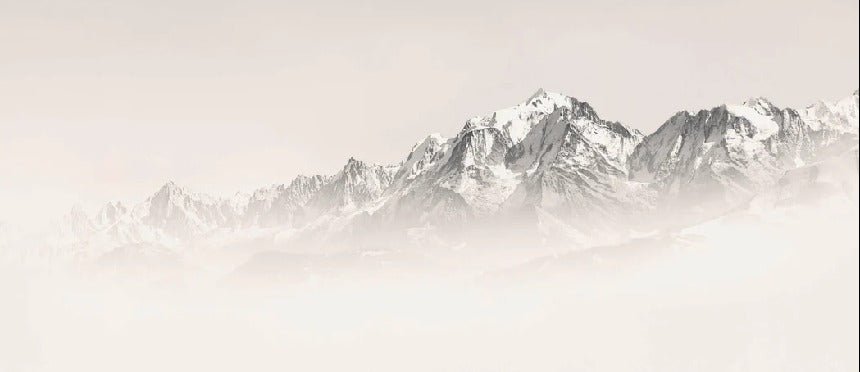 Papel pintado Mont Blanc en niebla sepia
