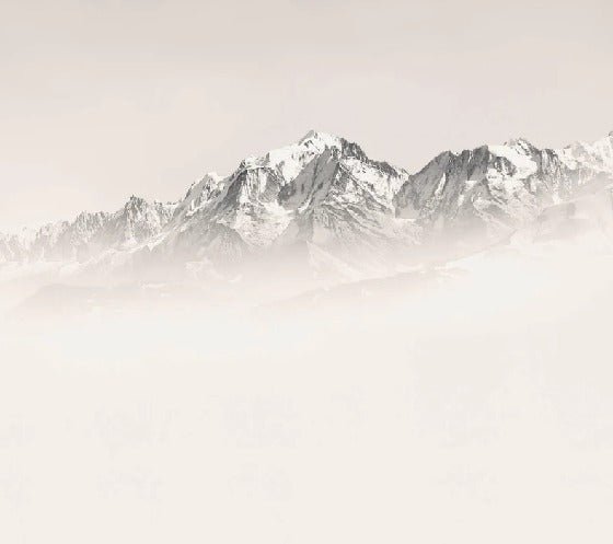 Papel pintado Mont Blanc en niebla sepia