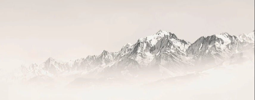 Papel pintado Mont Blanc en niebla sepia