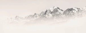 Papel pintado Mont Blanc en niebla sepia
