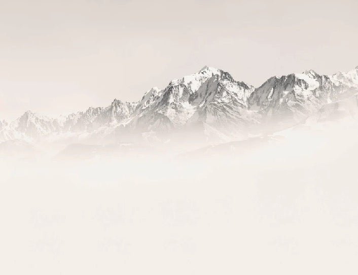 Papel pintado Mont Blanc en niebla sepia