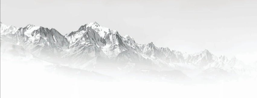 Papel pintado blanco y negro Mont Blanc en la niebla