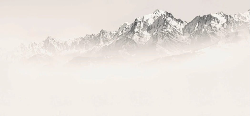 Papel pintado Mont Blanc en niebla sepia