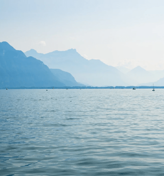 Papier peint panoramique Lac Léman – Montagnes et lac - Muralconcept