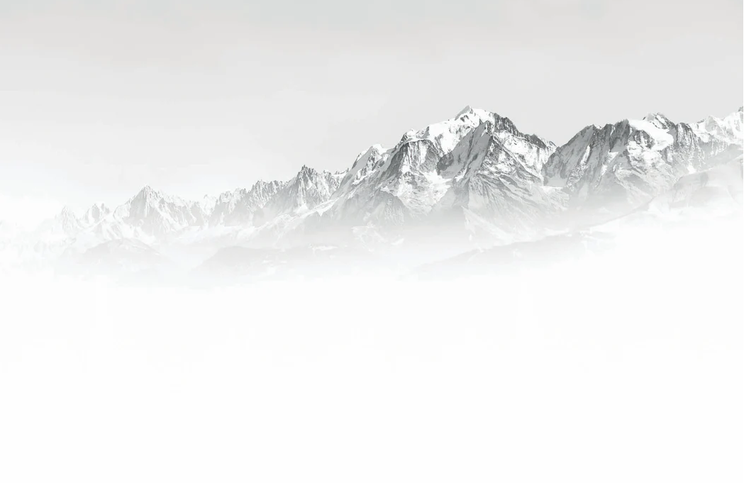 Papier peint Mont Blanc dans la brume noir et blanc