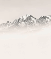 Papel pintado Mont Blanc en la niebla sepia