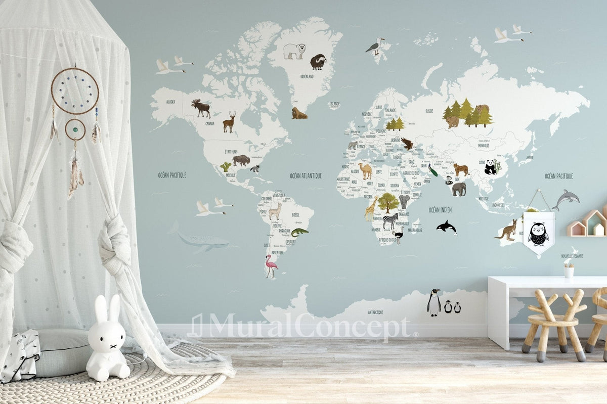 Mapa infantil del mundo en papel pintado azul hielo francés