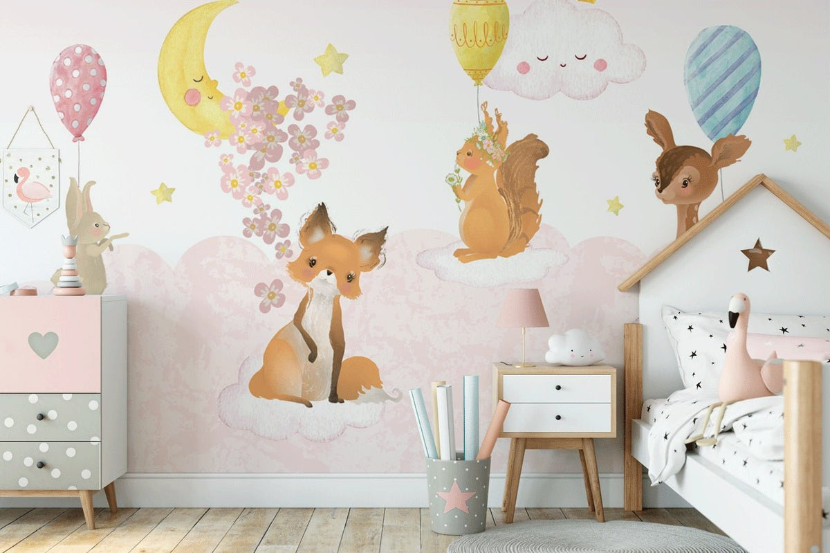 Papel pintado para habitación de bebé con animales y nubes rosas