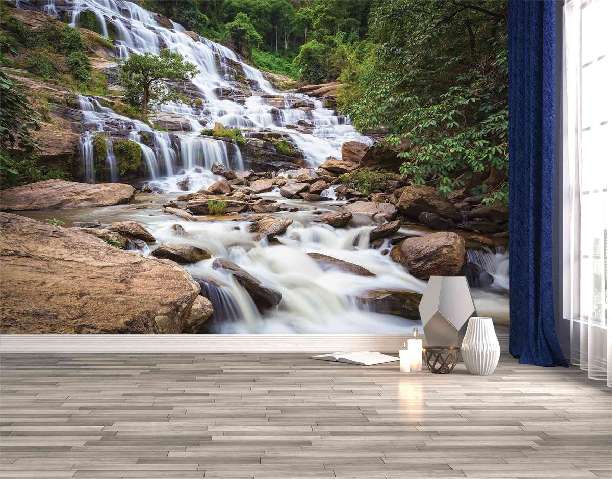 Papel pintado fotográfico Cascada en las montañas